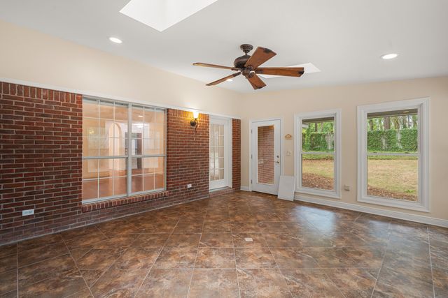 14 Silver Creek, Hattiesburg, MS 39402