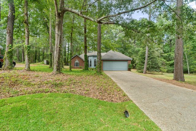 14 Silver Creek, Hattiesburg, MS 39402