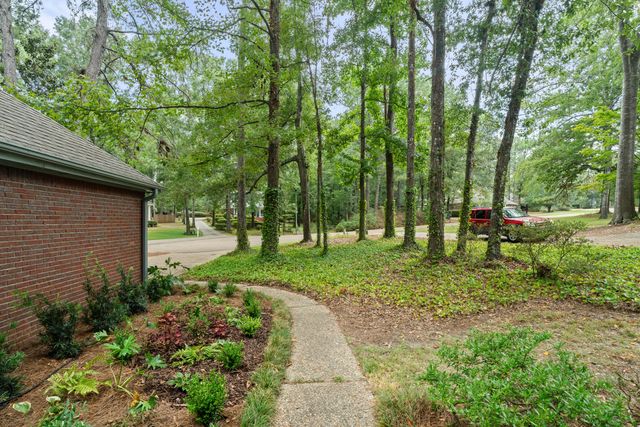 14 Silver Creek, Hattiesburg, MS 39402