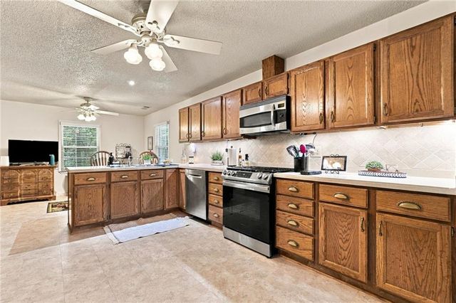 5011 Peach Mountain Circle, Gainesville, GA 30507