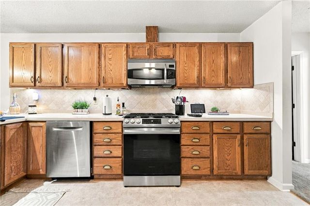 5011 Peach Mountain Circle, Gainesville, GA 30507