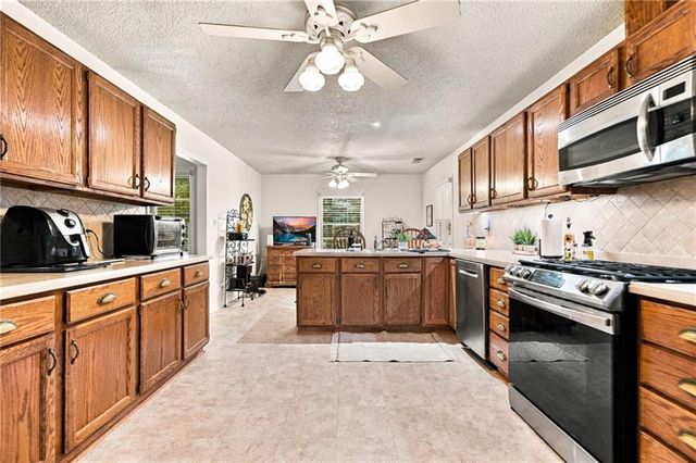 5011 Peach Mountain Circle, Gainesville, GA 30507