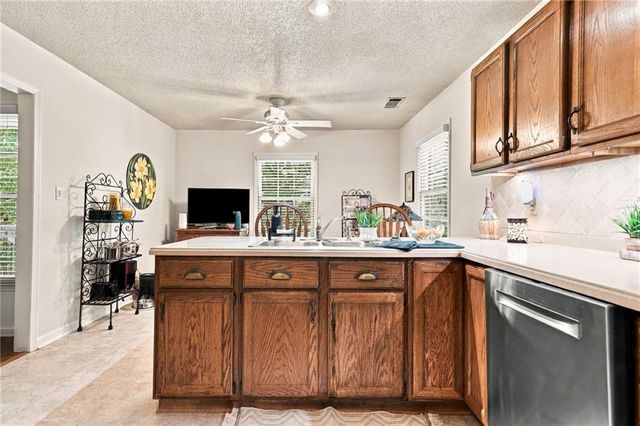 5011 Peach Mountain Circle, Gainesville, GA 30507