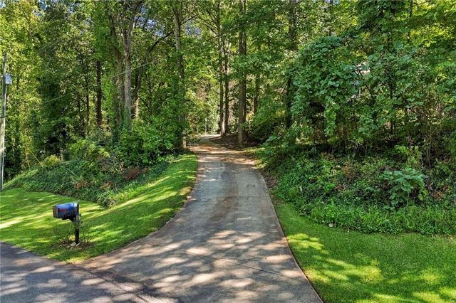 5011 Peach Mountain Circle, Gainesville, GA 30507