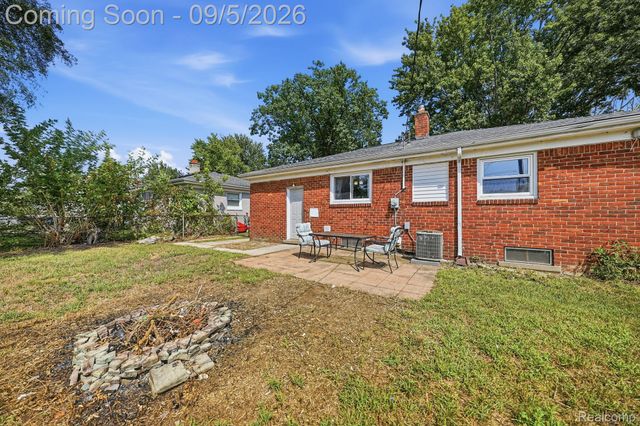 1700 Ackley Avenue, Westland, MI 48186