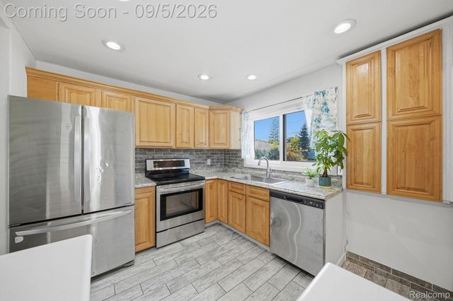 1700 Ackley Avenue, Westland, MI 48186