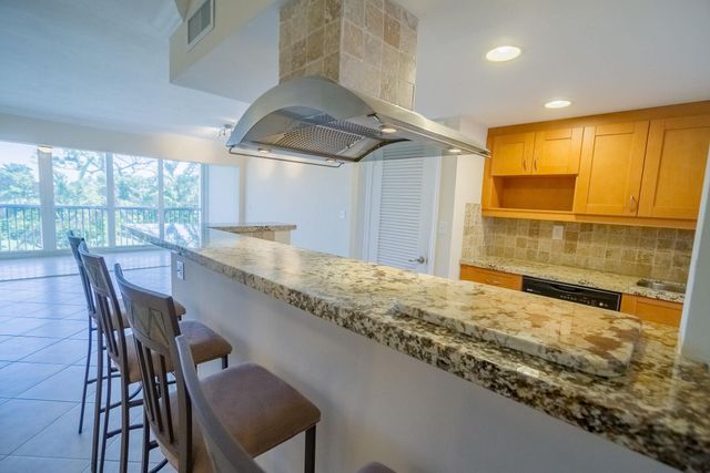 300 E Royal Palm Road 0420, Boca Raton, FL 33432