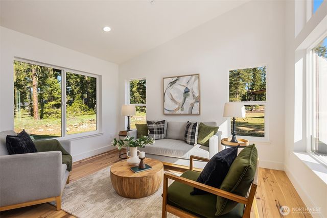 1980 Wanawish Loop, Cle Elum, WA 98922