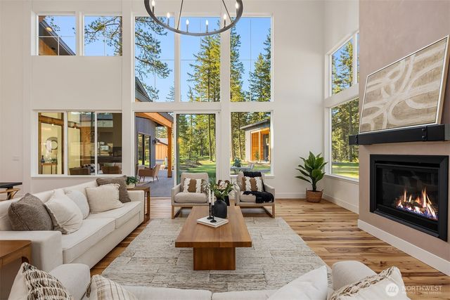 1980 Wanawish Loop, Cle Elum, WA 98922