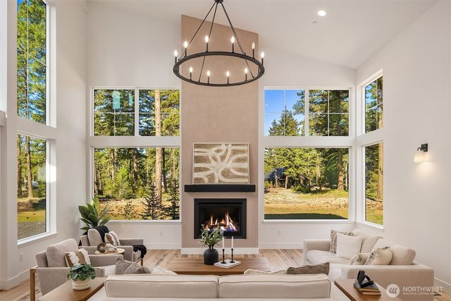 1980 Wanawish Loop, Cle Elum, WA 98922