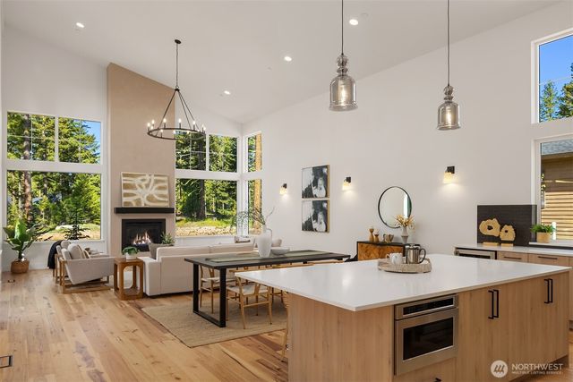 1980 Wanawish Loop, Cle Elum, WA 98922