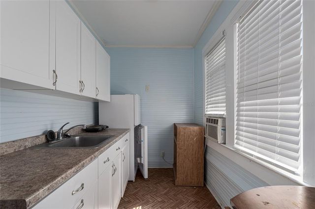 908 POMELO AVENUE, Sarasota, FL 34236