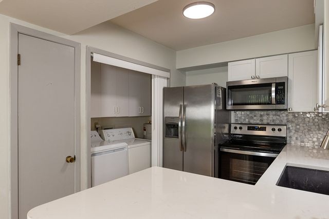 1905-121 West Lane, Kerrville, TX 78028