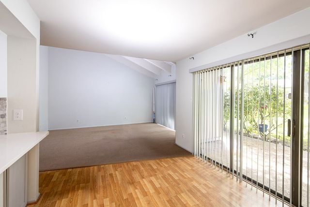 1905-121 West Lane, Kerrville, TX 78028