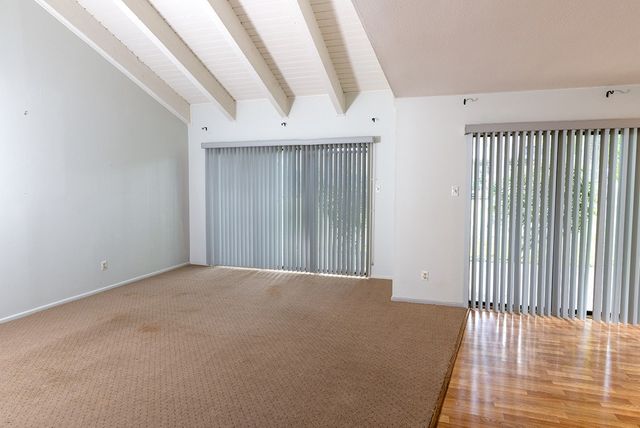 1905-121 West Lane, Kerrville, TX 78028