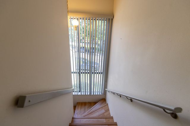 1905-121 West Lane, Kerrville, TX 78028