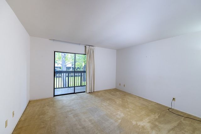 1905-121 West Lane, Kerrville, TX 78028