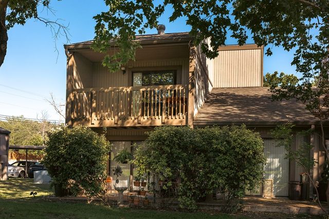 1905-121 West Lane, Kerrville, TX 78028