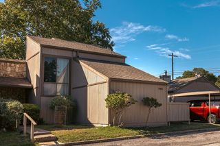 1905-121 West Lane, Kerrville, TX 78028