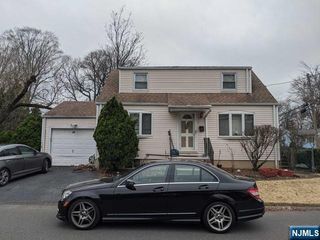 44 Bogert Place, Bergenfield, NJ 07621