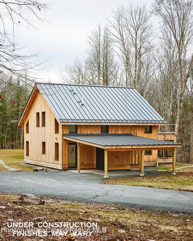 15 Manor Falls Drive, Livingston Manor, NY 12758