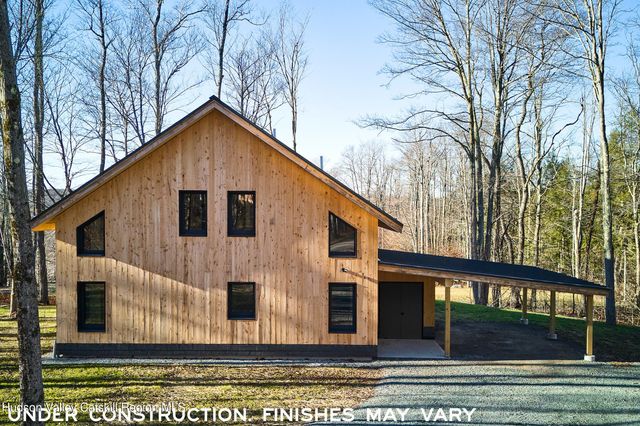 15 Manor Falls Drive, Livingston Manor, NY 12758