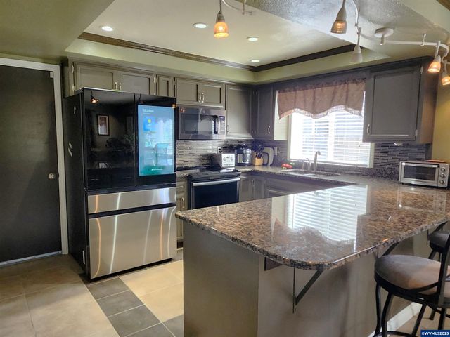 1387 Windsong Ct NW, Salem, OR 97304