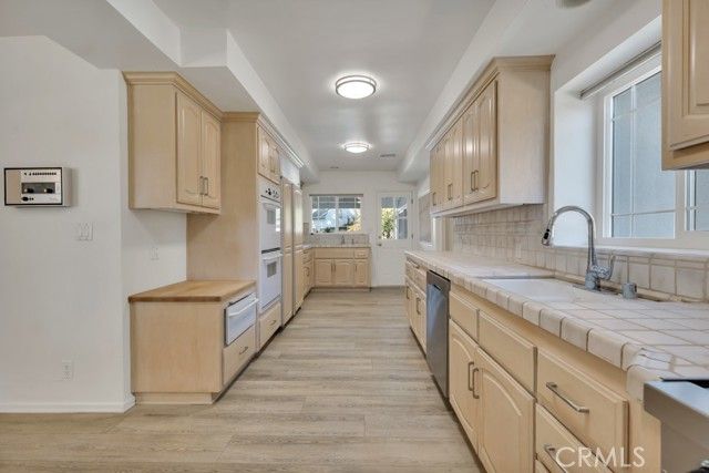 9731 Rathburn, Northridge (los Angeles), CA 91325