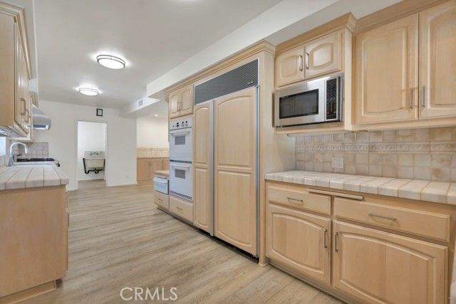 9731 Rathburn, Northridge (los Angeles), CA 91325