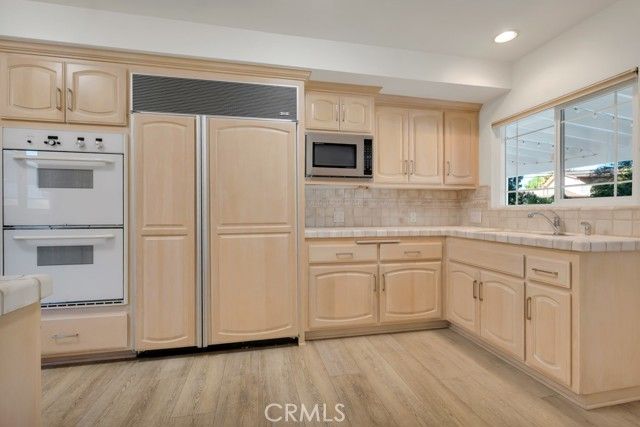 9731 Rathburn, Northridge (los Angeles), CA 91325