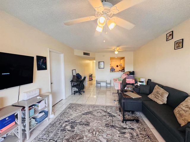 8025 S Colony Cir Circle 203, Tamarac, FL 33321