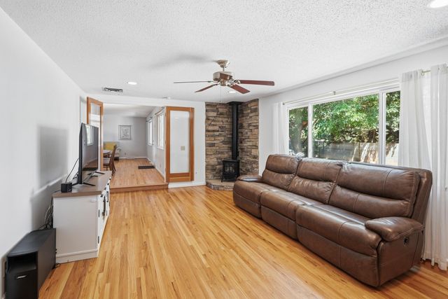 7313 Pickard Avenue NE, Albuquerque, NM 87110