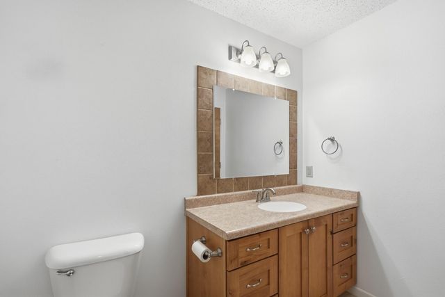 7313 Pickard Avenue NE, Albuquerque, NM 87110