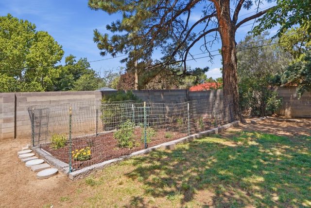 7313 Pickard Avenue NE, Albuquerque, NM 87110