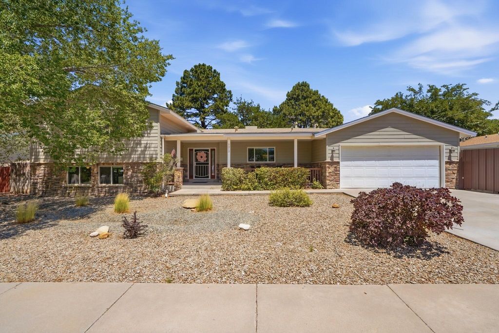 7313 Pickard Avenue NE, Albuquerque, NM 87110