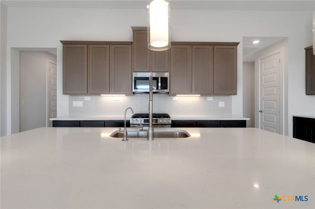 1518 Passmore Downs, New Braunfels, TX 78130