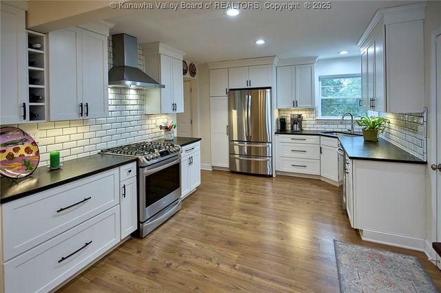 918 Lower Ridgeway Road, Charleston, WV 25314