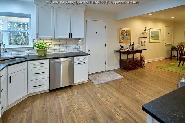 918 Lower Ridgeway Road, Charleston, WV 25314