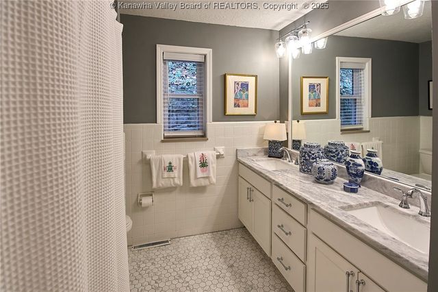 918 Lower Ridgeway Road, Charleston, WV 25314