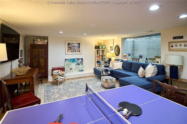 918 Lower Ridgeway Road, Charleston, WV 25314