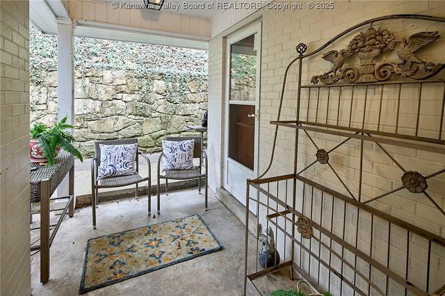 918 Lower Ridgeway Road, Charleston, WV 25314