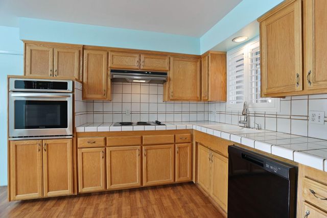 2752 Calariva Dr, Stockton, CA 95204