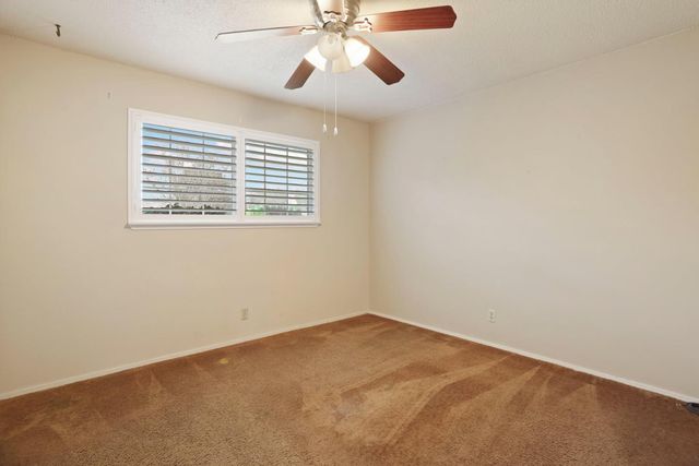 2752 Calariva Dr, Stockton, CA 95204