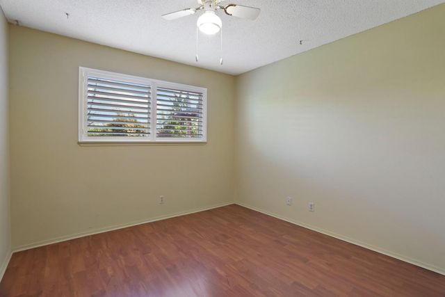 2752 Calariva Dr, Stockton, CA 95204