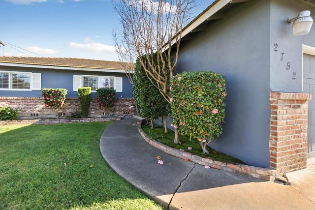 2752 Calariva Dr, Stockton, CA 95204