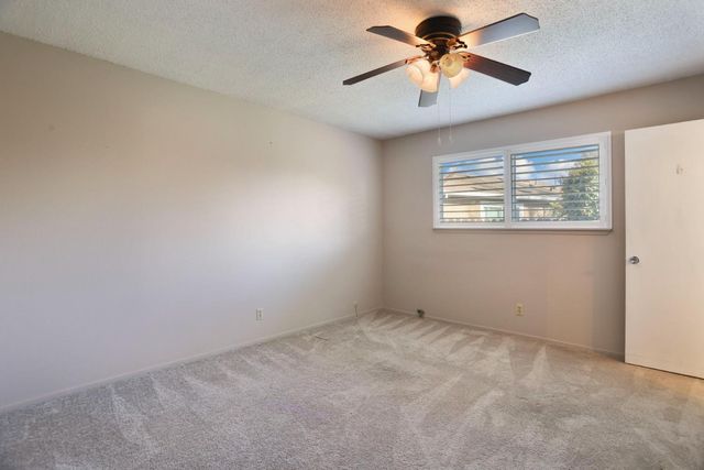 2752 Calariva Dr, Stockton, CA 95204