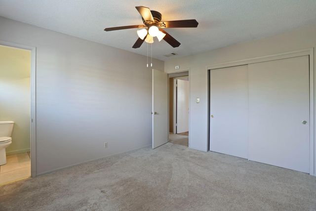 2752 Calariva Dr, Stockton, CA 95204