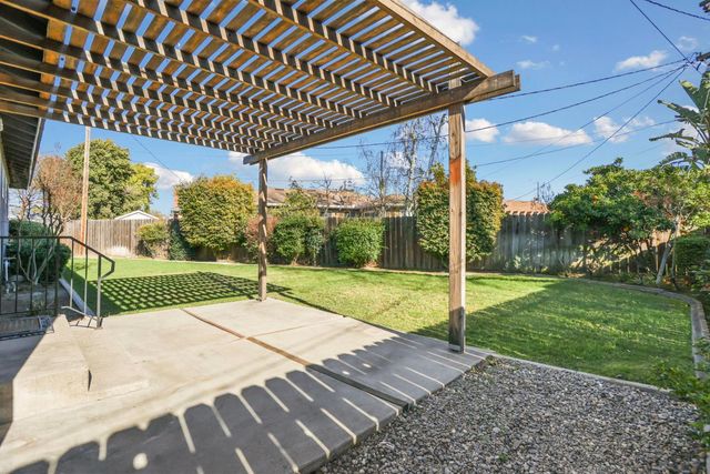 2752 Calariva Dr, Stockton, CA 95204