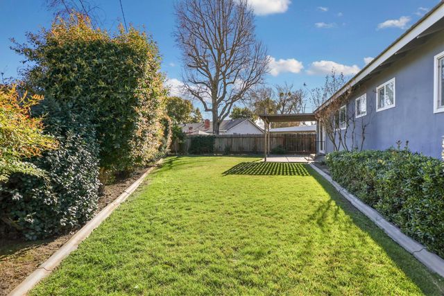 2752 Calariva Dr, Stockton, CA 95204