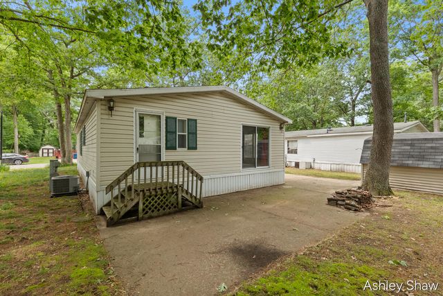 13566 Pinewood Drive, Grand Haven Twp, MI 49417